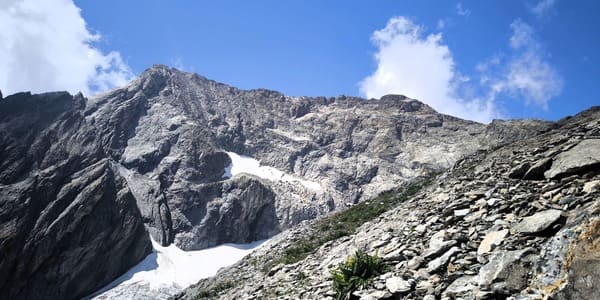 Mont Tondu depuis le refuge Robert Blanc Mont Tondu depuis le refuge Robert Blanc