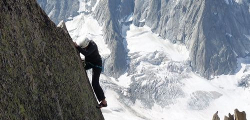 Escalade granitique sur le glacier d'Argentière avec un guide