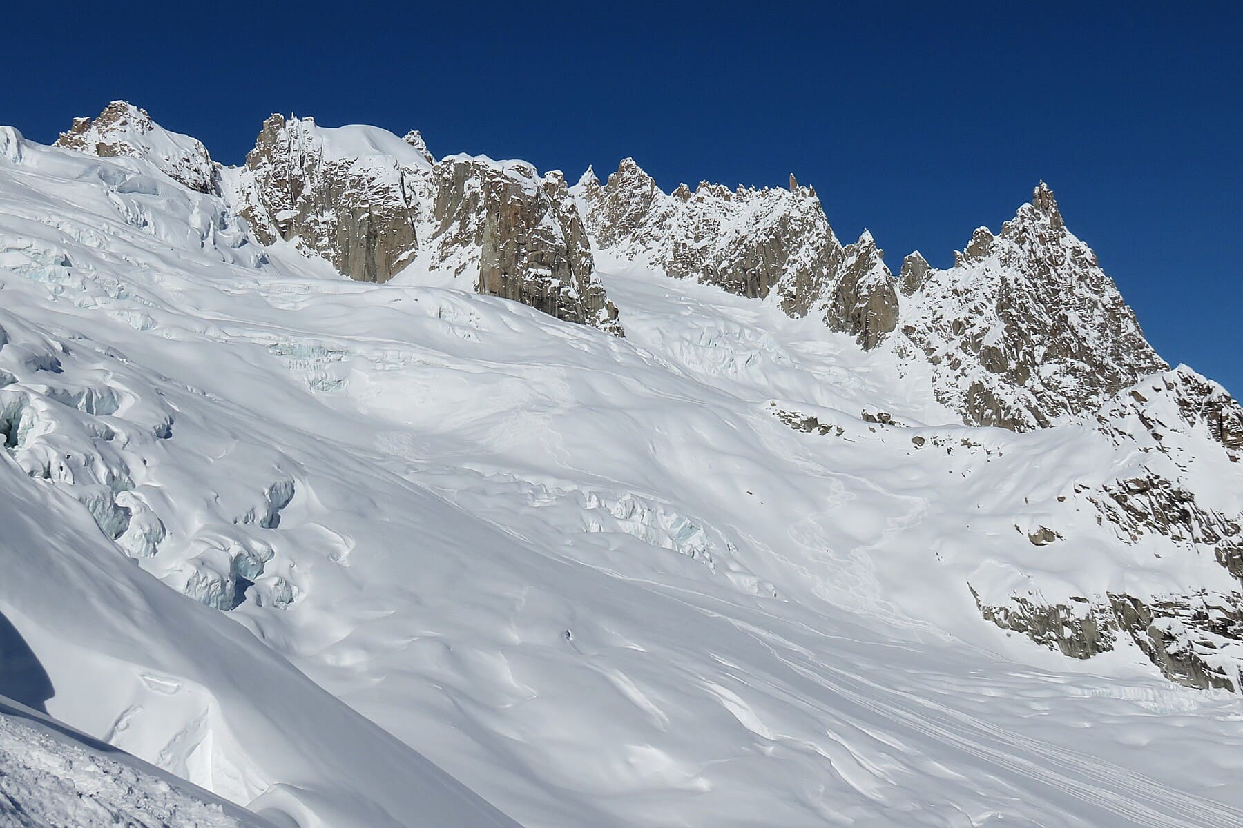 Descente Vallée Blanche à ski avec un guide