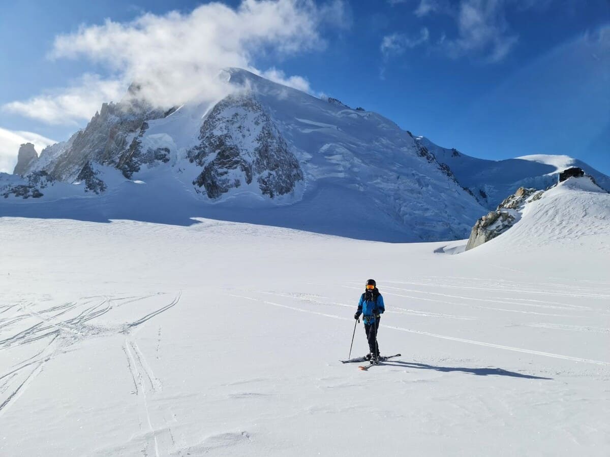 Descente de la Vallée Blanche à skis avec un guide