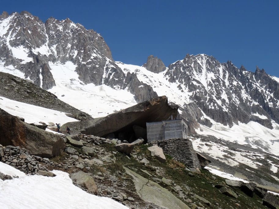 alpinisme refuge couvercle chamonix