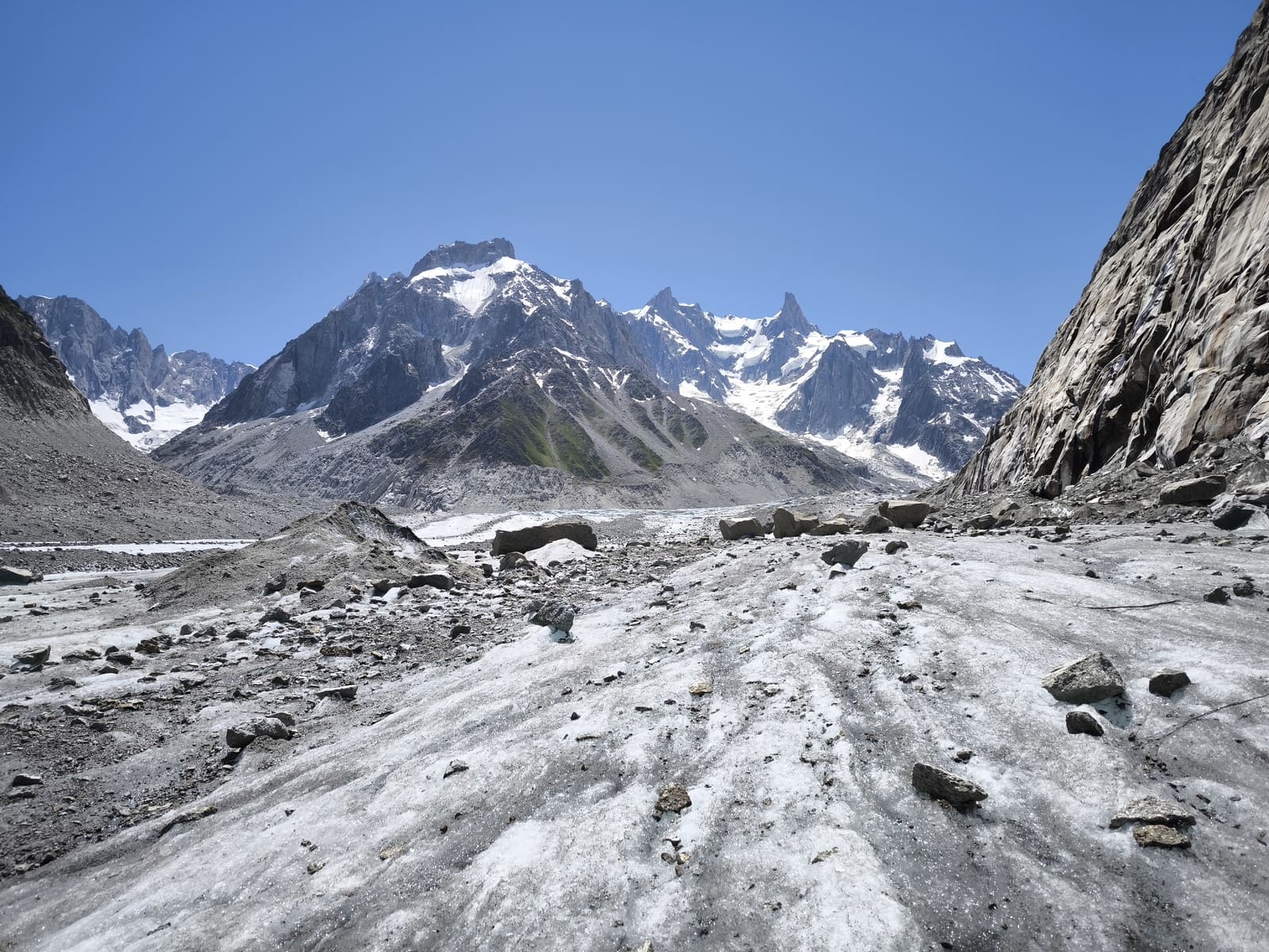 Initiation avec un guide sur la Mer de Glace