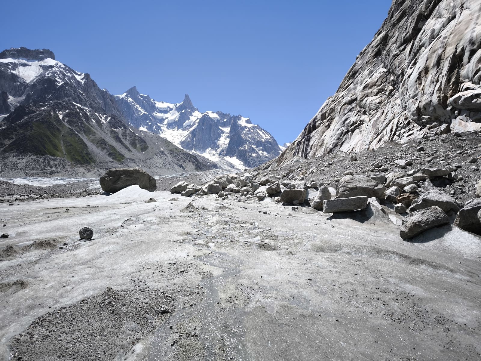 Initiation avec un guide sur la Mer de Glace