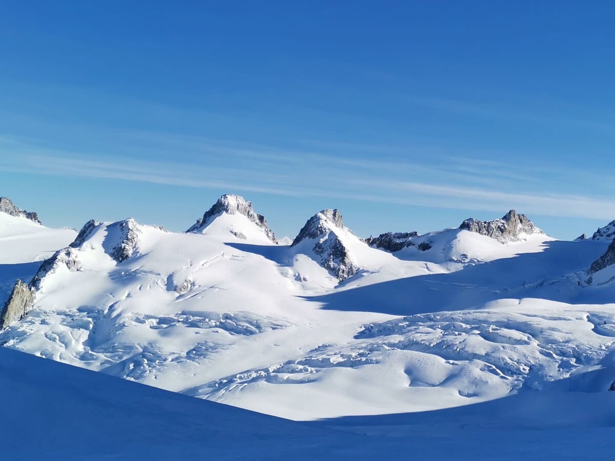 La vallée Blanche à skis autrement en dormant en refuge