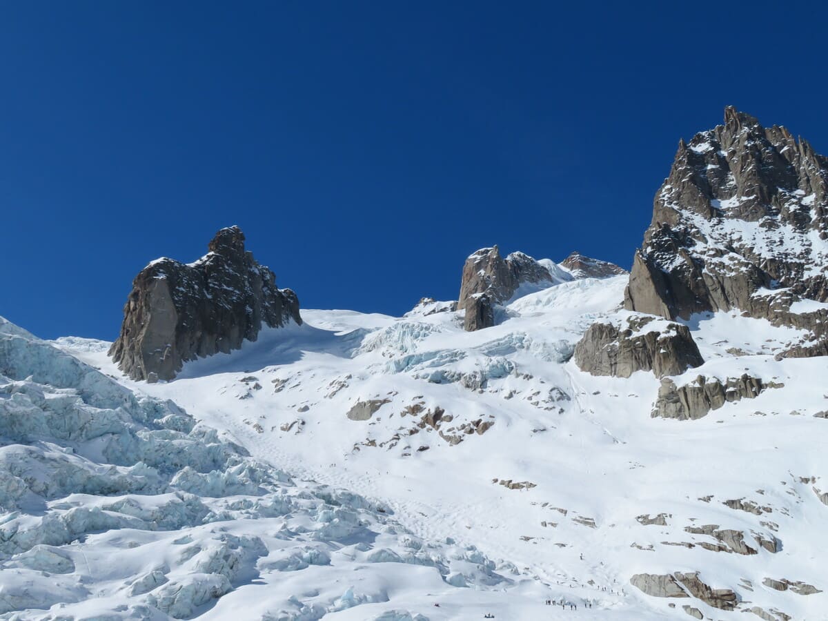 La vallée Blanche à skis autrement en dormant en refuge