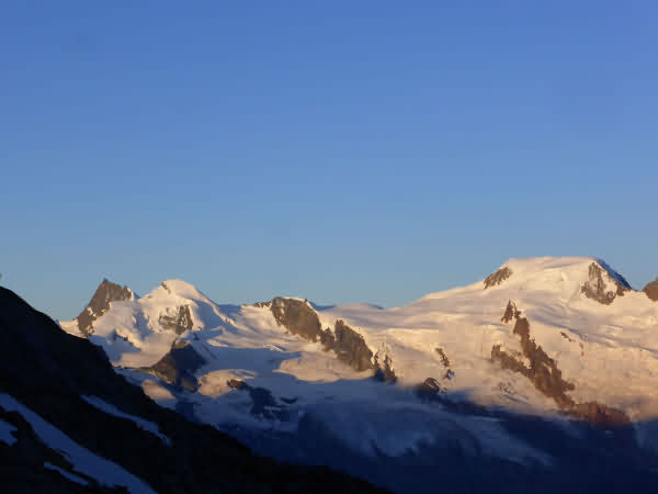 Deux 4000 à Saas-Fee : le Weissmies et le Lagginhorn