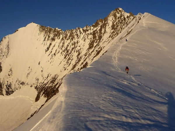 4000 De Saas Fee | Nadelhorn Alpinisme | niveau PD | 2 jours