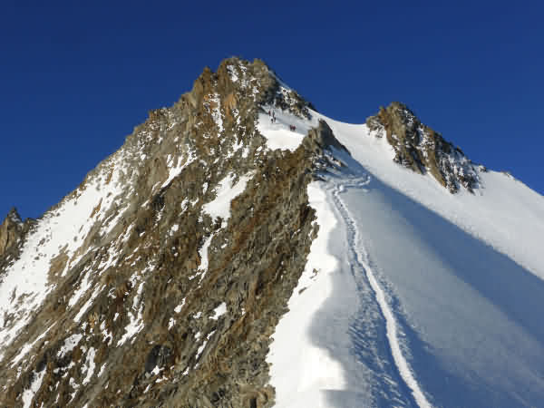 4000 De Saas Fee | Nadelhorn Alpinisme | niveau PD | 2 jours