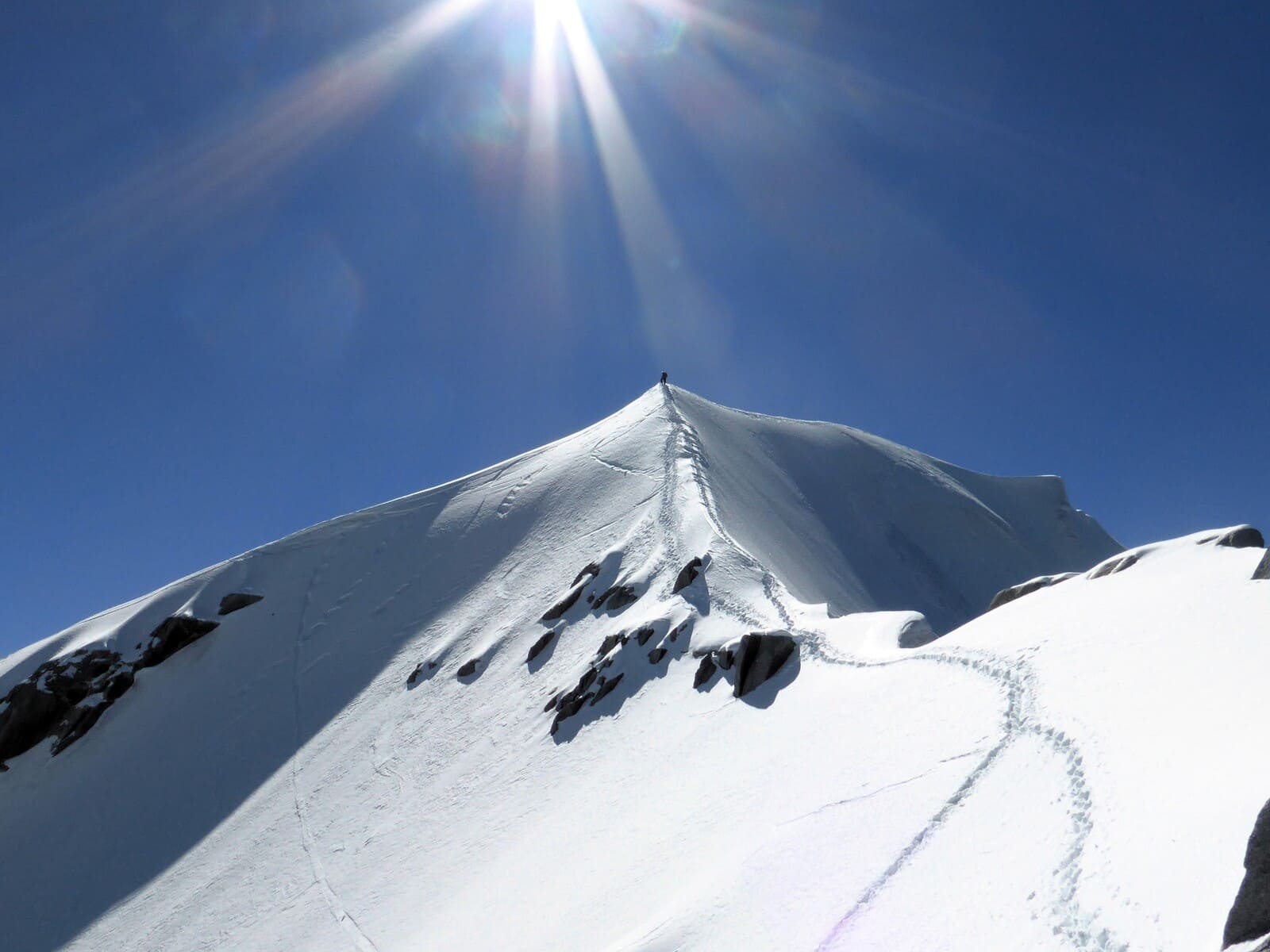 Arête des Cosmiques et pointes Lachenal - Massif du Mont-Blanc