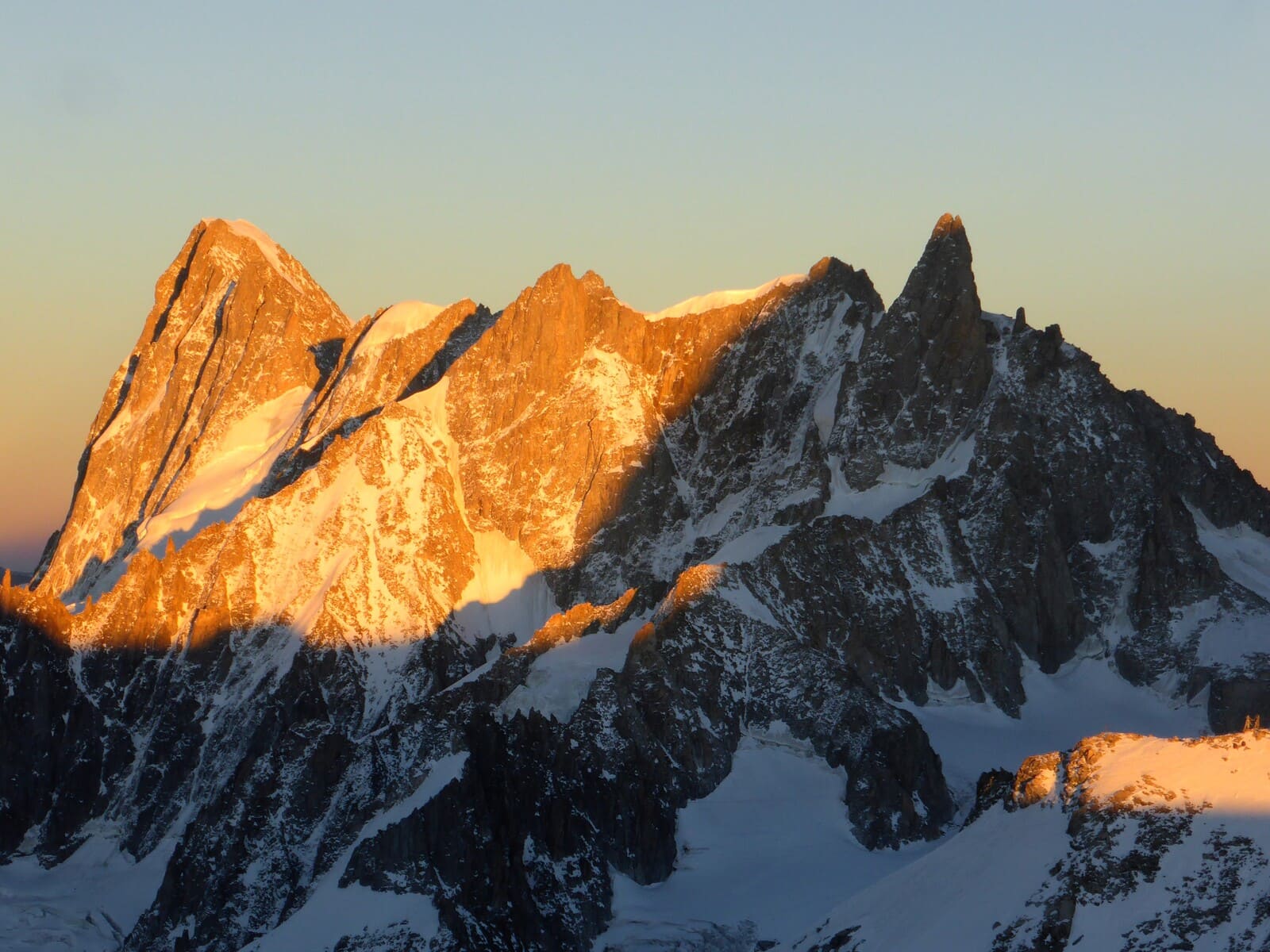 Arête des Cosmiques et pointes Lachenal - Massif du Mont-Blanc