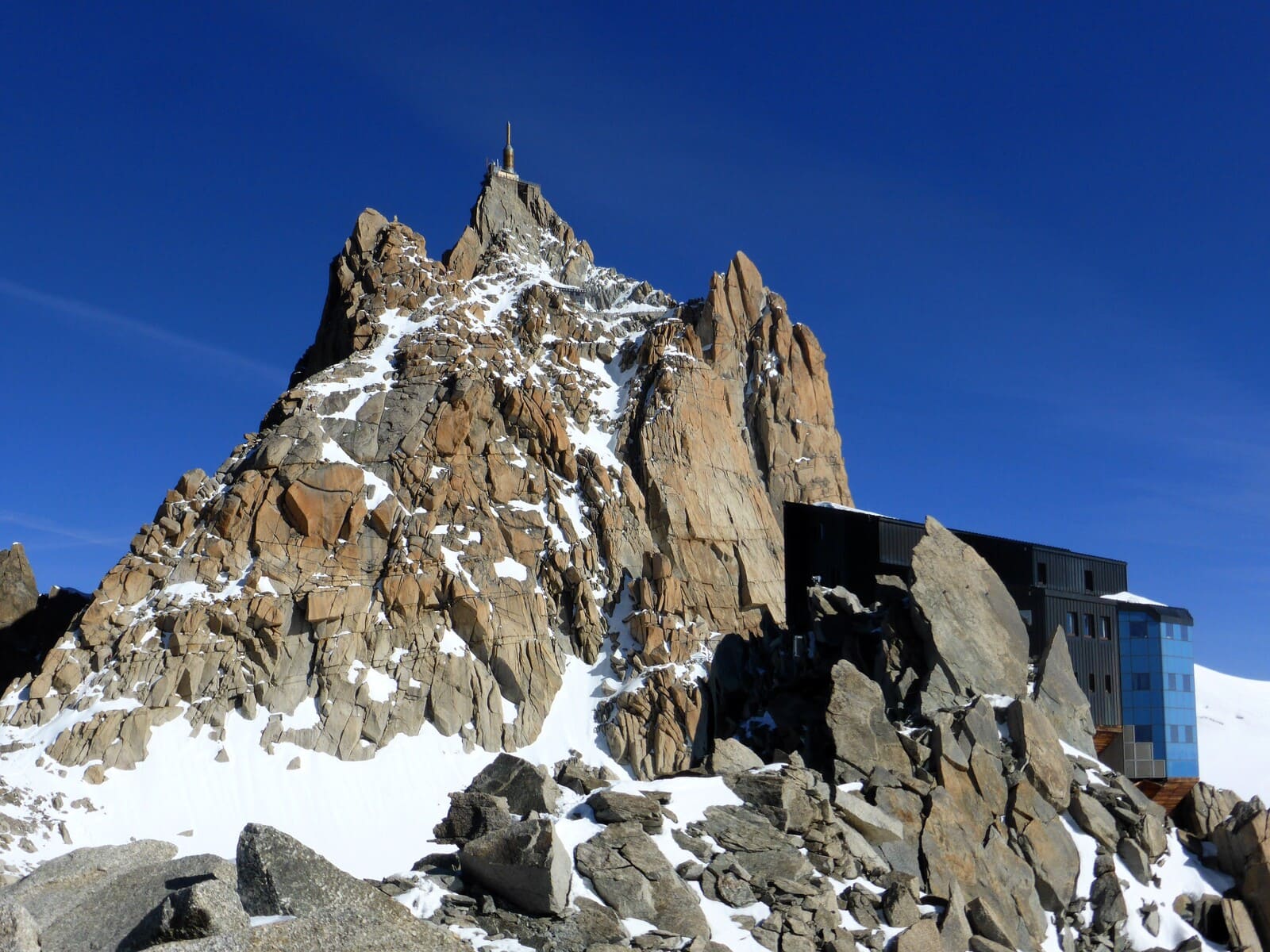 Arête des Cosmiques et pointes Lachenal - Massif du Mont-Blanc