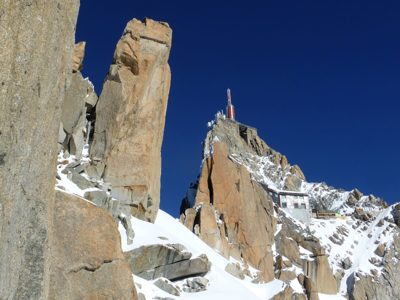 Arête des Cosmiques et pointes Lachenal - Massif du Mont-Blanc