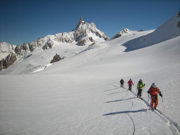 ski randonnée dans le haut de la vallée blanche chamonix