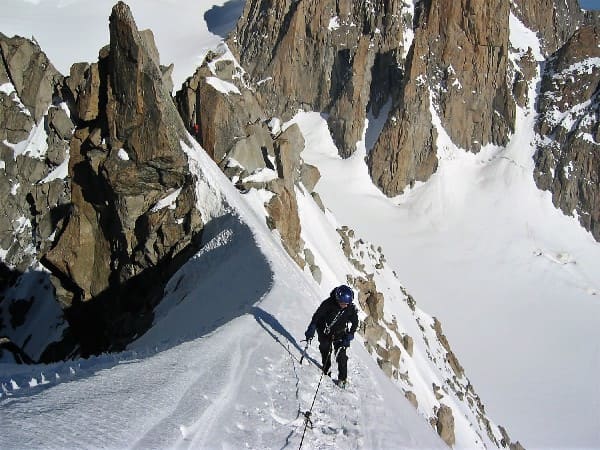 Face Nord de la Tour Ronde avec un guide