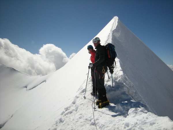 Alpinisme et raids glaciaires au Mont-Rose