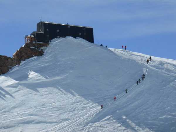 Alpinisme et raids glaciaires au Mont-Rose